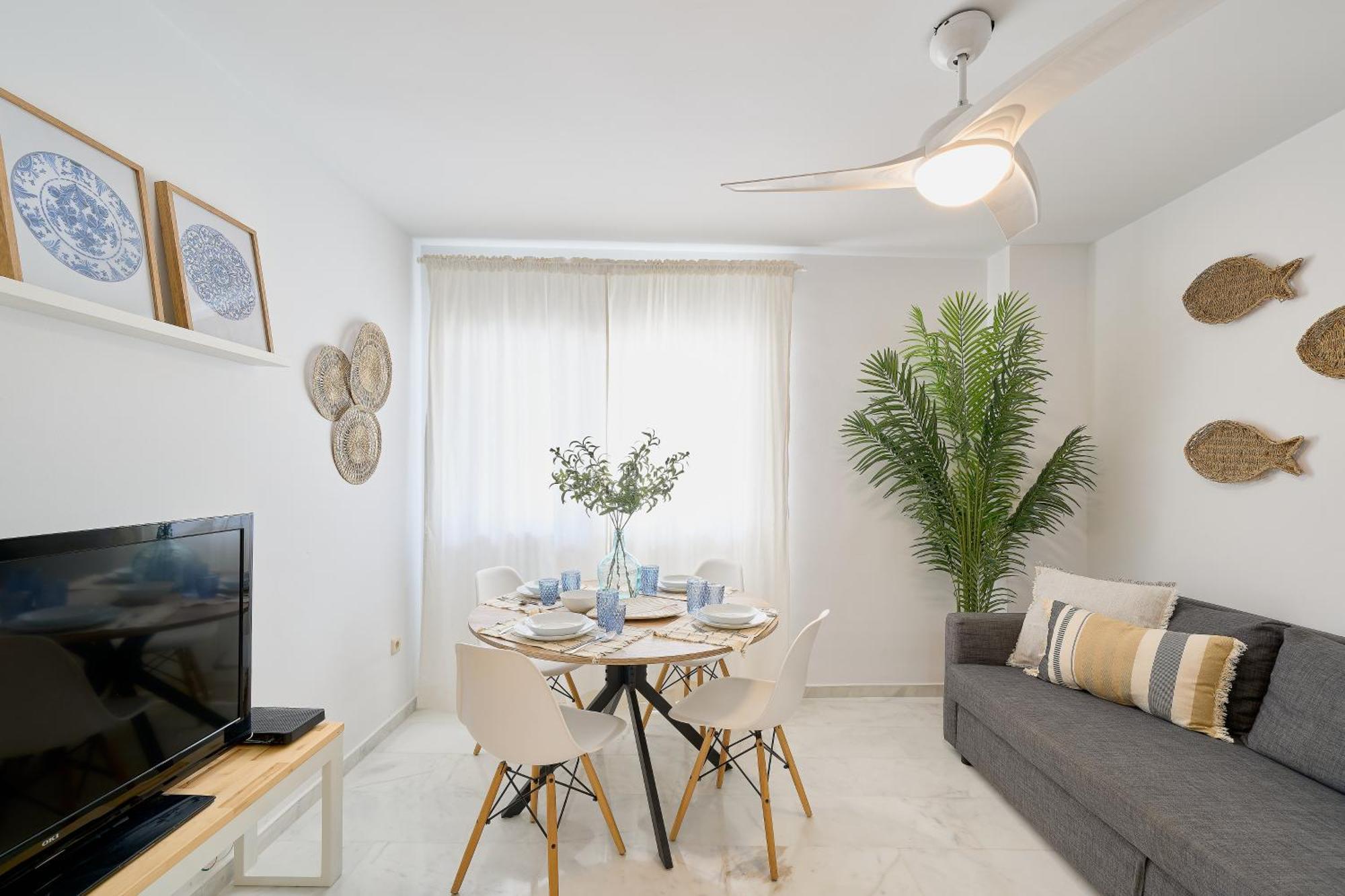 Fuengirola Beach Apartment By Stay Belonio Dış mekan fotoğraf
