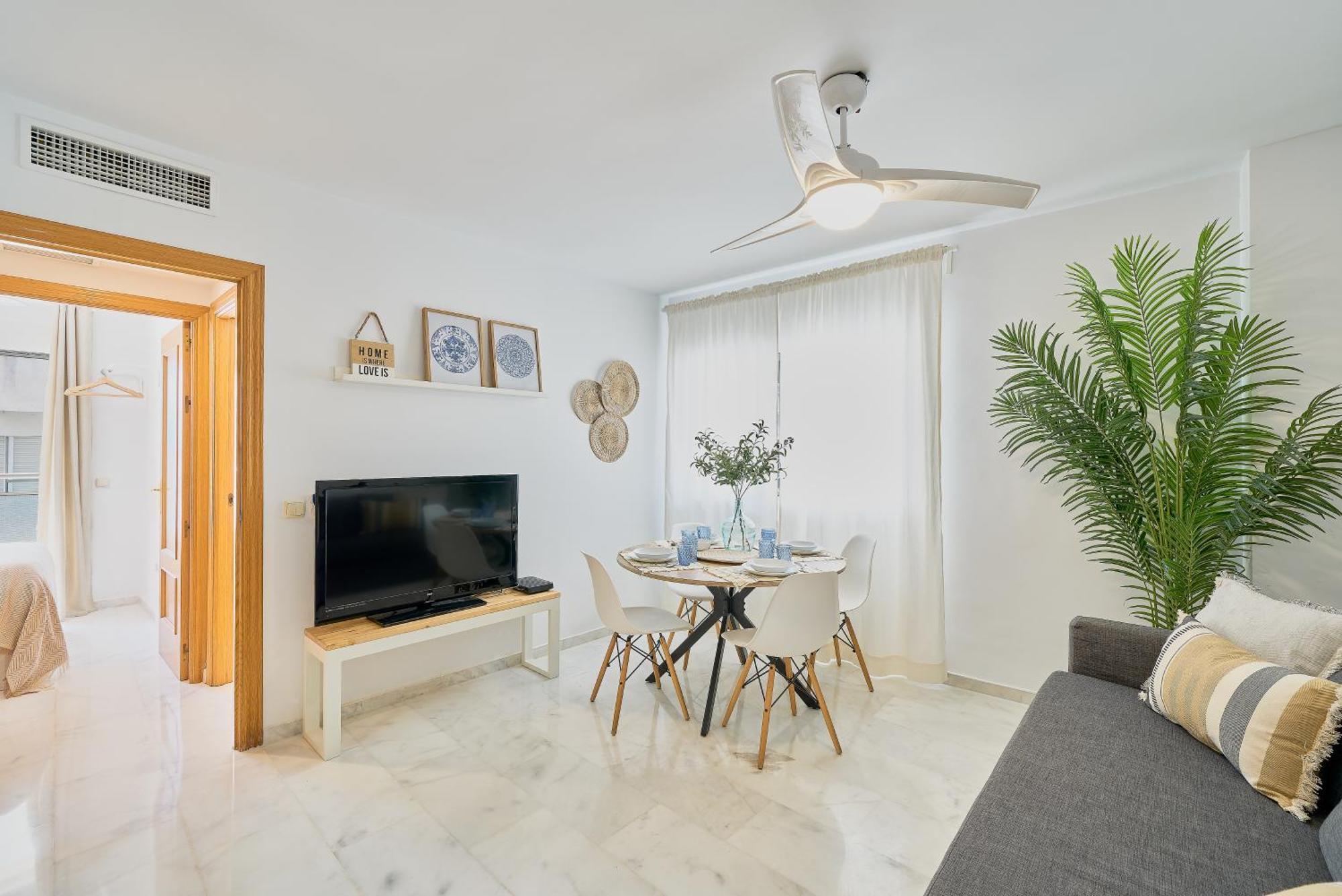 Fuengirola Beach Apartment By Stay Belonio Dış mekan fotoğraf